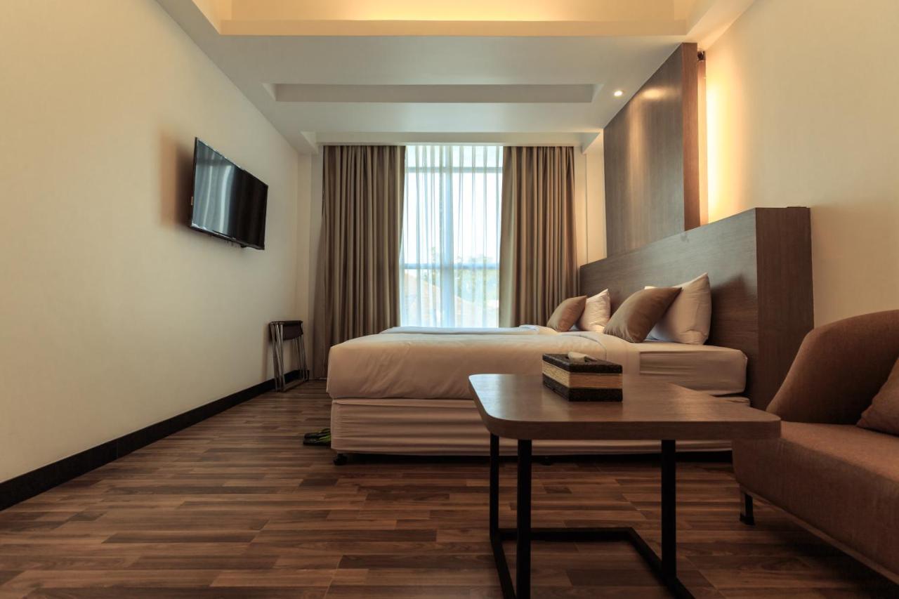 Clover Suites Royal Lake Γιανγκόν Εξωτερικό φωτογραφία
