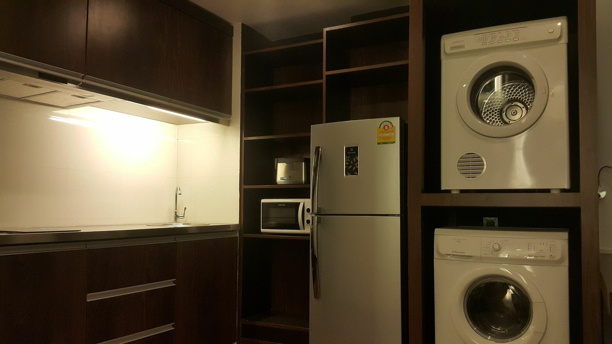 Clover Suites Royal Lake Γιανγκόν Εξωτερικό φωτογραφία