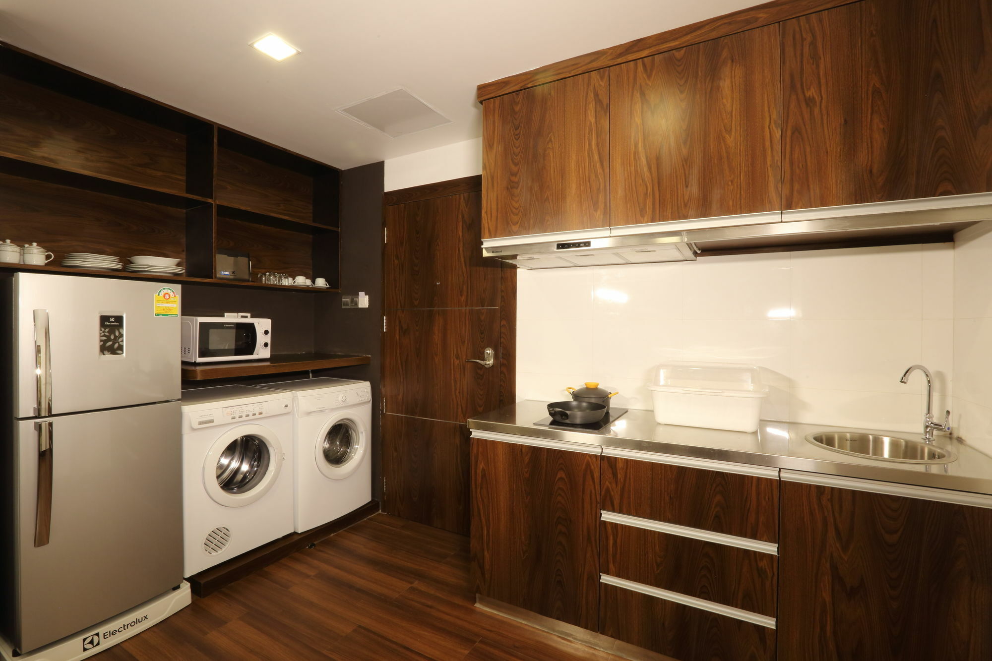 Clover Suites Royal Lake Γιανγκόν Εξωτερικό φωτογραφία