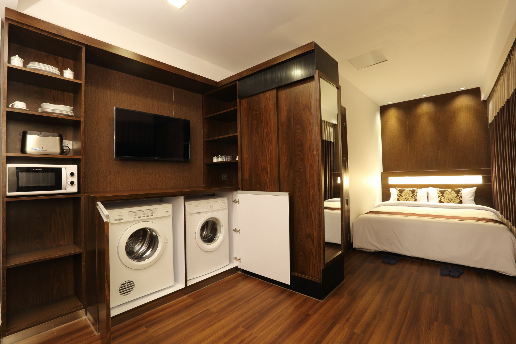 Clover Suites Royal Lake Γιανγκόν Εξωτερικό φωτογραφία
