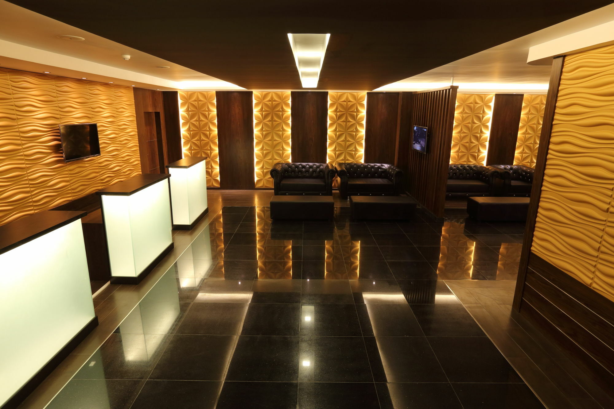 Clover Suites Royal Lake Γιανγκόν Εξωτερικό φωτογραφία