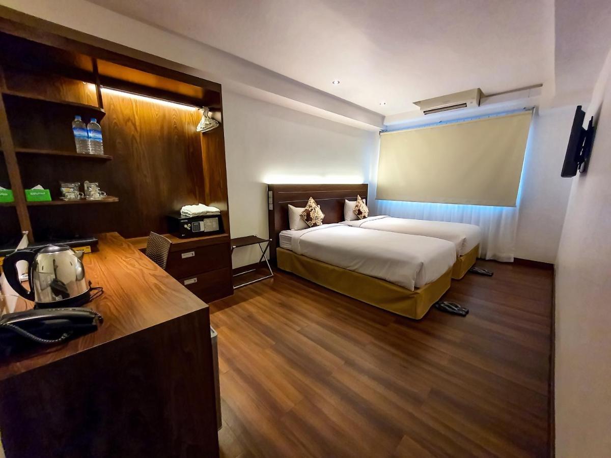 Clover Suites Royal Lake Γιανγκόν Εξωτερικό φωτογραφία